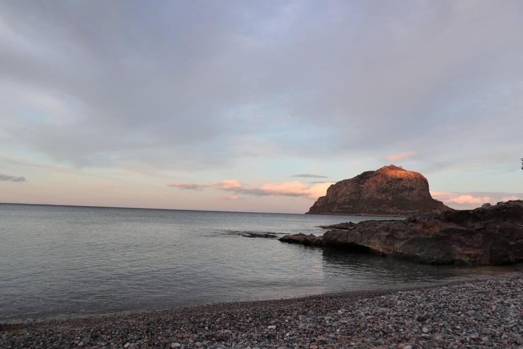 Sophie'S Traditional Hospitality Appartment Monemvasia Exterior photo